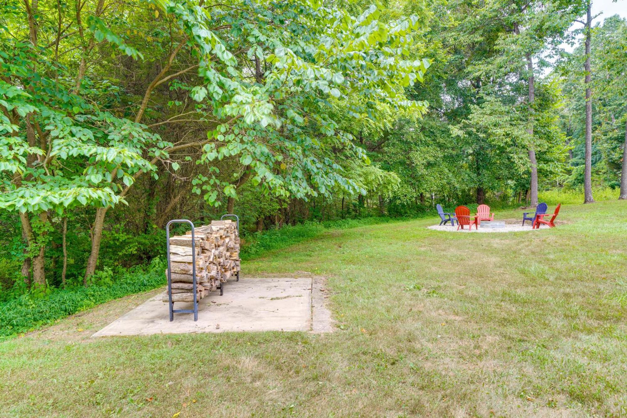 Modern Eckerty Home With Deck On Patoka Lake! Taswell Buitenkant foto